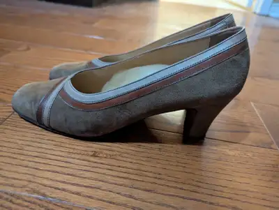 ladies shoes. size 9.5, View more