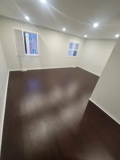 SHARING ACCOMODATION AVAILABLE NEAR ERIN MILLS ,MISSISSUAGA