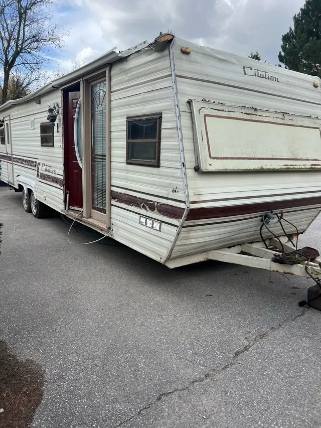 10 homes living camper trailers park models bunkies tiny house in Other in Barrie - Image 4
