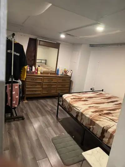 ALL INCLUSIVE LOW RENT- INCLUDING ALL UTILITIES AND INTERNET Multiple Availability: Students and Wor...