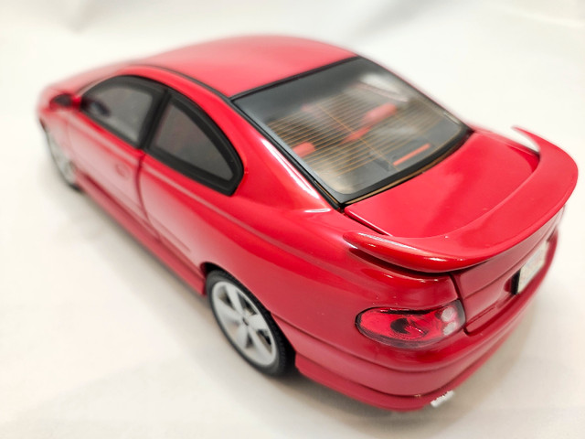 2004 Pontiac GTO LS1 V8 The Legend Red 1:18 ERTL Elite Rare in Arts & Collectibles in Kawartha Lakes - Image 3