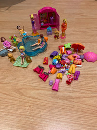 Polly pocket , garde robe, piscine et accessoires