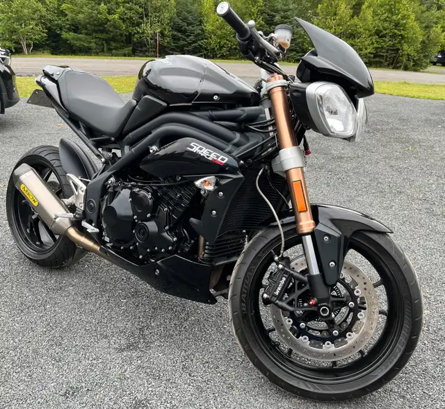 2012 Triumph Speed Triple 1050 ABS in Other in City of Halifax - Image 4