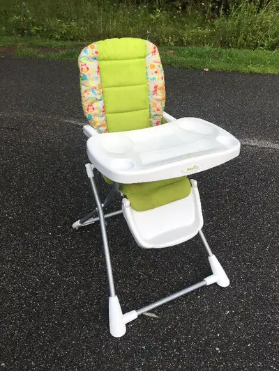 Chaise Haute pour bébé de marque evenflo 20$$, View more