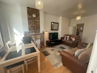 Address: 32 Ivy Crescent, Ottawa, ON K1M 1X6, Canada 1 Bedroom Studio Apartment. $900 Per Month. The...