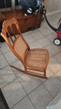 Solid rocking chair 