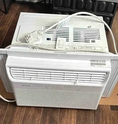 Brand New Noma air conditioner. Used for 1 month last year. Works amazing. Comes with remote. Smoke...