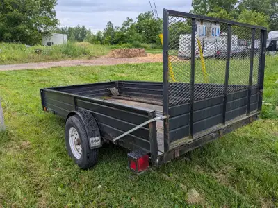 This trailer isn't brand new but still in really decent shape for the year. Very solid trailer needs...