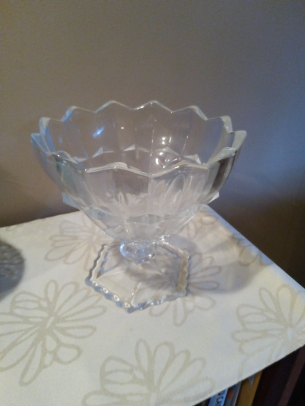 Vase décorative en cristal Lauren Taylor/decorative crystal vase dans Décoration intérieure et accessoires  à Laval/Rive Nord - Image 3