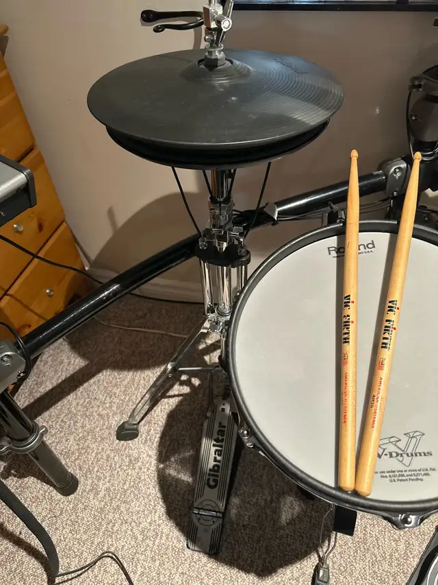 Roland V-drums with TD-20 module in Drums & Percussion in Oakville / Halton Region - Image 3