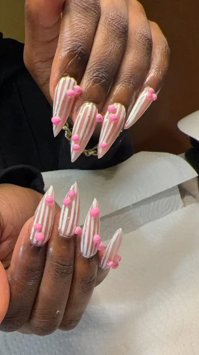 Nail Service on Promotion588731574220247043