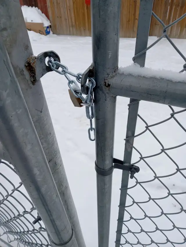 Parking with plug and locked gate,