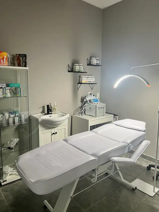 Salon/Spa  Room for Rent 