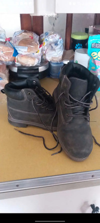 Kids Boots size 3