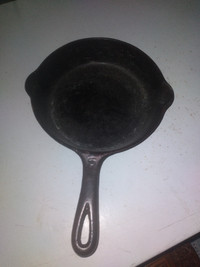 Javelin cast iron pan