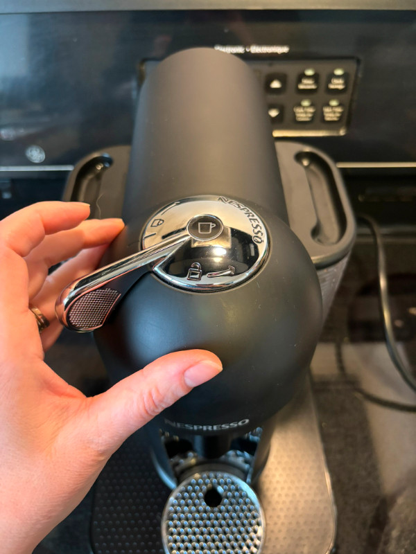 Nespresso Vertuo - Matte Black in Coffee Makers in Calgary - Image 3