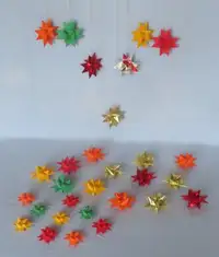 German-style Paper Stars in 3 Dimensions ("Froebelsterne")