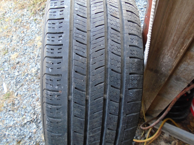 One Kumho 205/65/16'' Tire.. Very Good Condition in Tires & Rims in Bridgewater