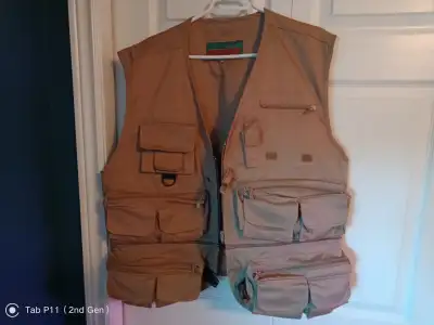 Men's XXL fishing/hunting vest., View more