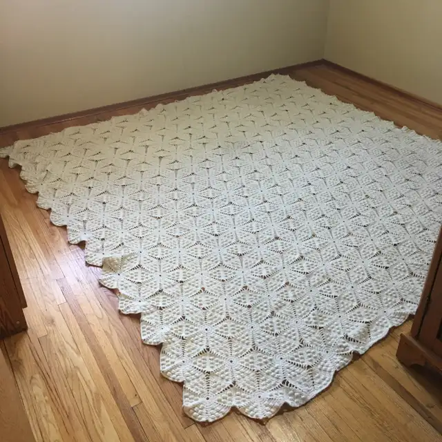 Crochet Bed spread - snowflake Design64733719172737123