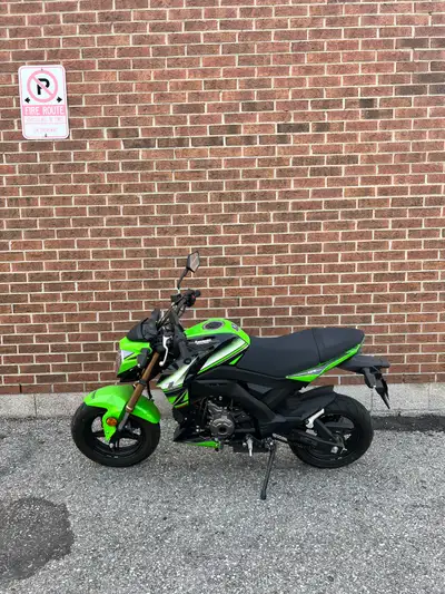 Looking for a fun and reliable bike? This Z125 Pro KRT Edition is in mint condition, all OEM parts a...