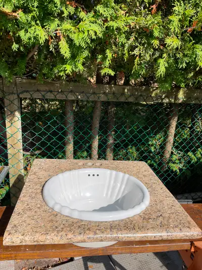 Comptoir de granite avec évier porcelaine, View more
