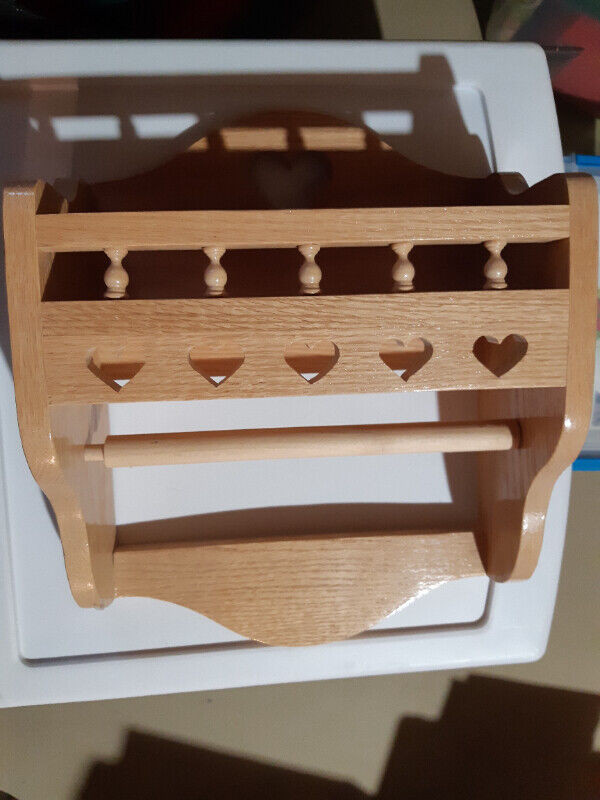 HAND-CRAFTED PAPER TOWEL HOLDER in Hobbies & Crafts in Ottawa - Image 2