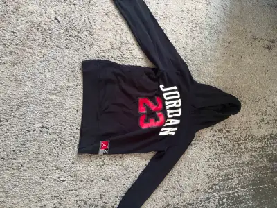 ⭐️Jordan/Nike, Numéro 23, 12-13 ans, Large ⭐️, View more