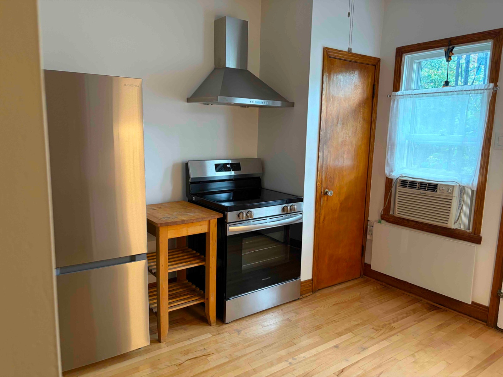 4½ à louer / for rent - Métro Frontenac-Ville-Marie/Centre-Sud — photo 1