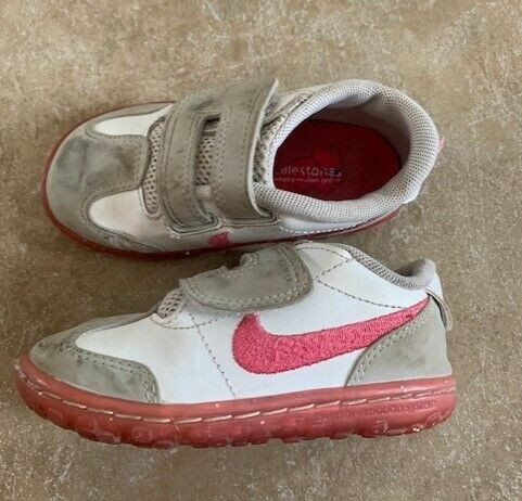 Nike Milestones Sensory Motion System Toddler Shoes Size 6C in Clothing - 18-24 Months in London