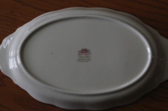 Royal Albert " Tranquillity " tray for Cream and Sugar in Kitchen & Dining Wares in Lethbridge - Image 2