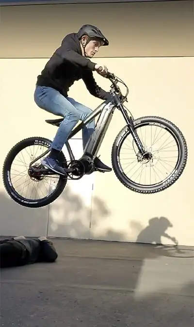 Superhuman Blade 2.0 eBike – Rohloff + Belt | 1000W, View more