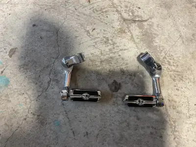 Pédale pour installation sur la bar avant de Harley seulement 30 $