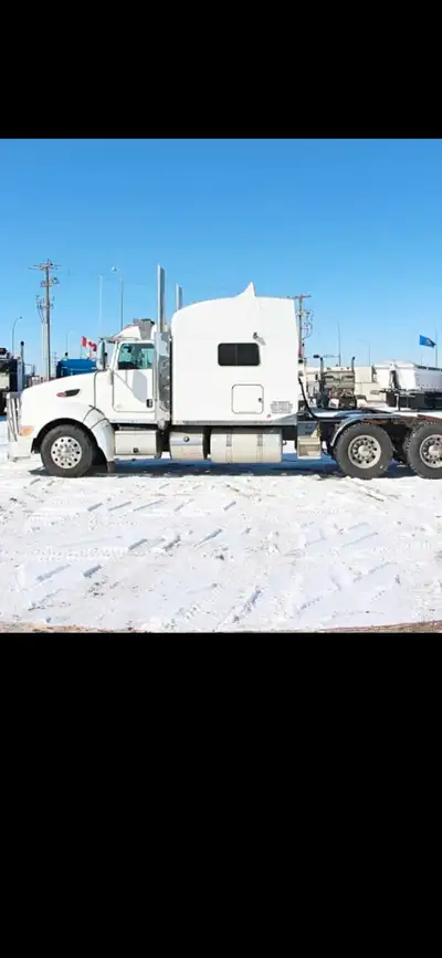 2014 386 peterbilt 550 Cummins with approximately 30000km since rebuild 13sp 40 rears 3,55 ratio 22....