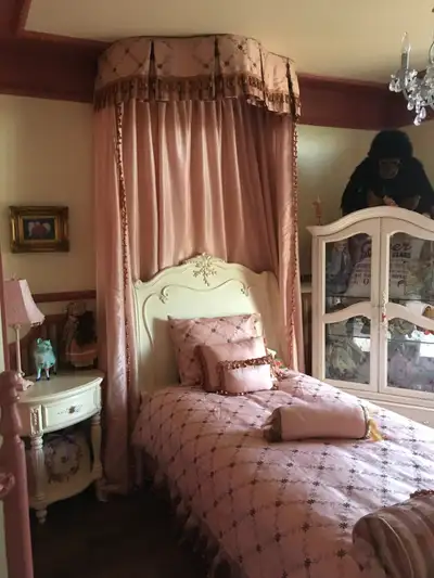 Mobilier de chambre Jessica McClintock, View more