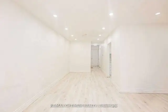 3 beds, 6 parking, Move in ready