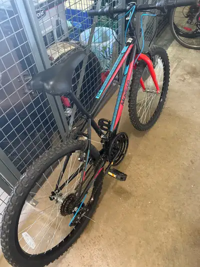 Movelo 24 medium sized bike, used once, View more
