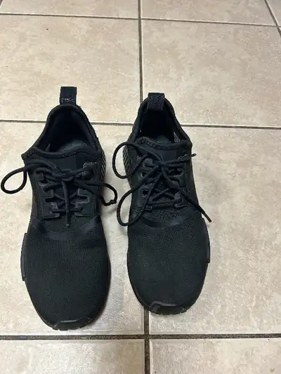 Like new! Woman's 9.5 Adidas shoes, View more