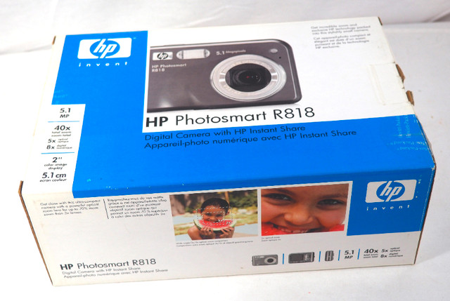 HP PhotoSmart R818 5MP Digital Camera with 5x Optical Zoom in Cameras & Camcorders in Edmonton