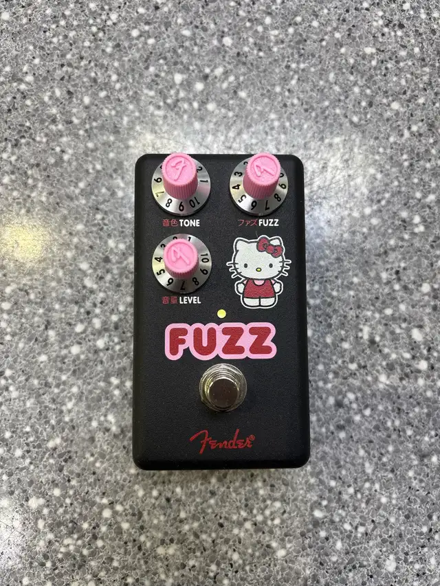 Fender Hello Kitty Fuzz Pedal in Other in Oshawa / Durham Region - Image 2