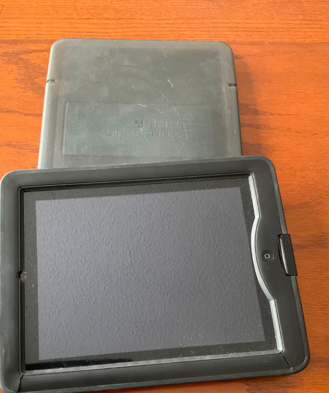 Ipad 2 -excellent condition - works great for games! in iPads & Tablets in Strathcona County - Image 2