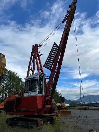 1999 Madill 120 swing yarder. M11 Cummins Live boom 2 guy lines Lagging on drums 3 grapples and a dr...