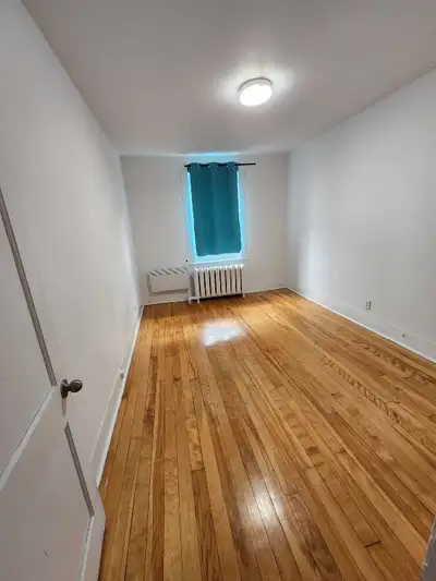 Downtown Room Available