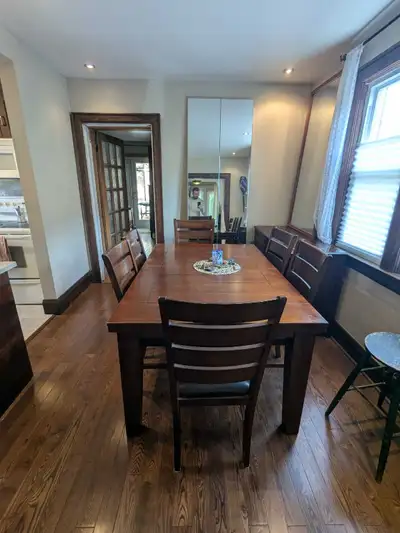 Fully Furnished Executive 1-Bedroom Apartment – Long Branch Village, Toronto Enjoy comfortable, full...