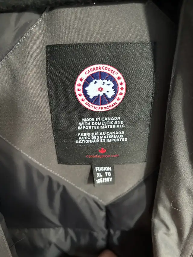 Men’s XL Canada Goose Jacket in Men's in Owen Sound - Image 4