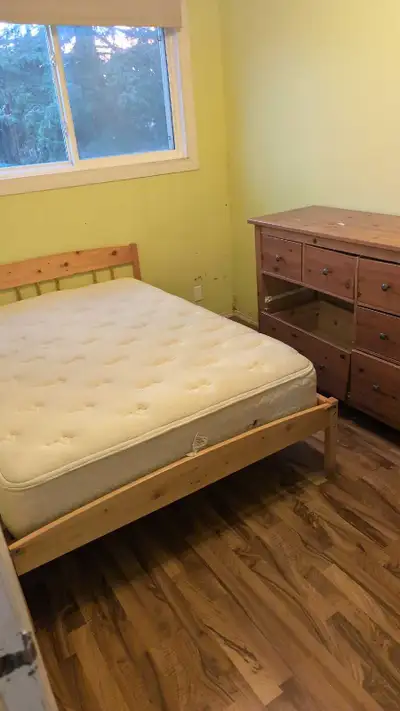 One bedroom for rent for a single ladies, no pets and no kids, must have regular job, knows how to c...