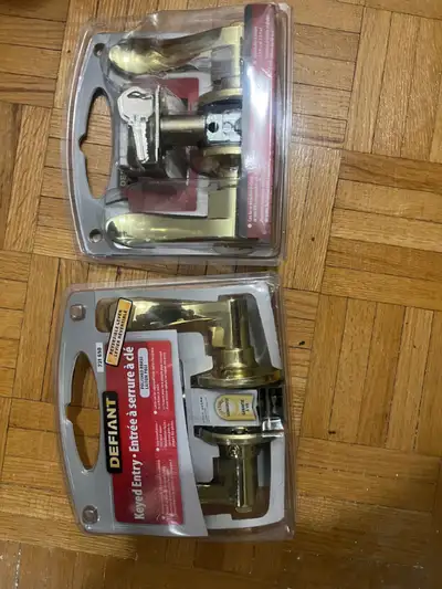 2 sets of Defiant brass keyed entry door handles - with keys - never used $35
