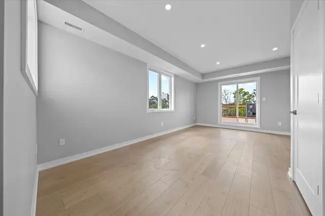 Spacious 2-Bedroom with Garage & Balcony - Available Immediately in Long Term Rentals in Ottawa - Image 3