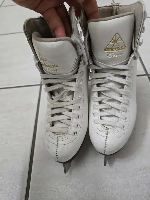 figure ice skates 3 Jackson Youth in Skates & Blades in Mississauga / Peel Region - Image 5