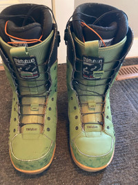 Men’s snowboard boots